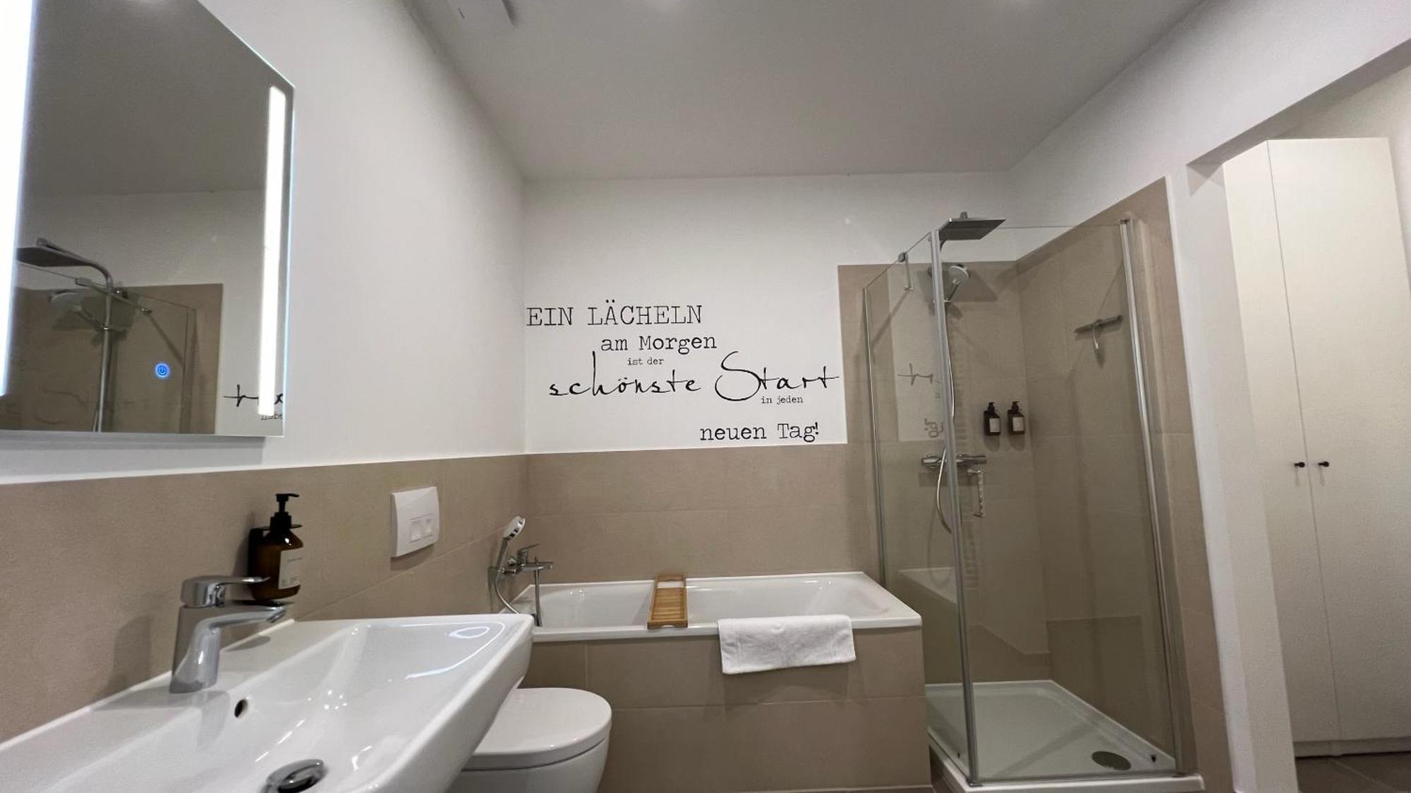 Neu! City-Loft-Apartment Im Goethe Palais I 5P I Lift I Parkplatz I Zentrum I Helios Aue  Exterior photo